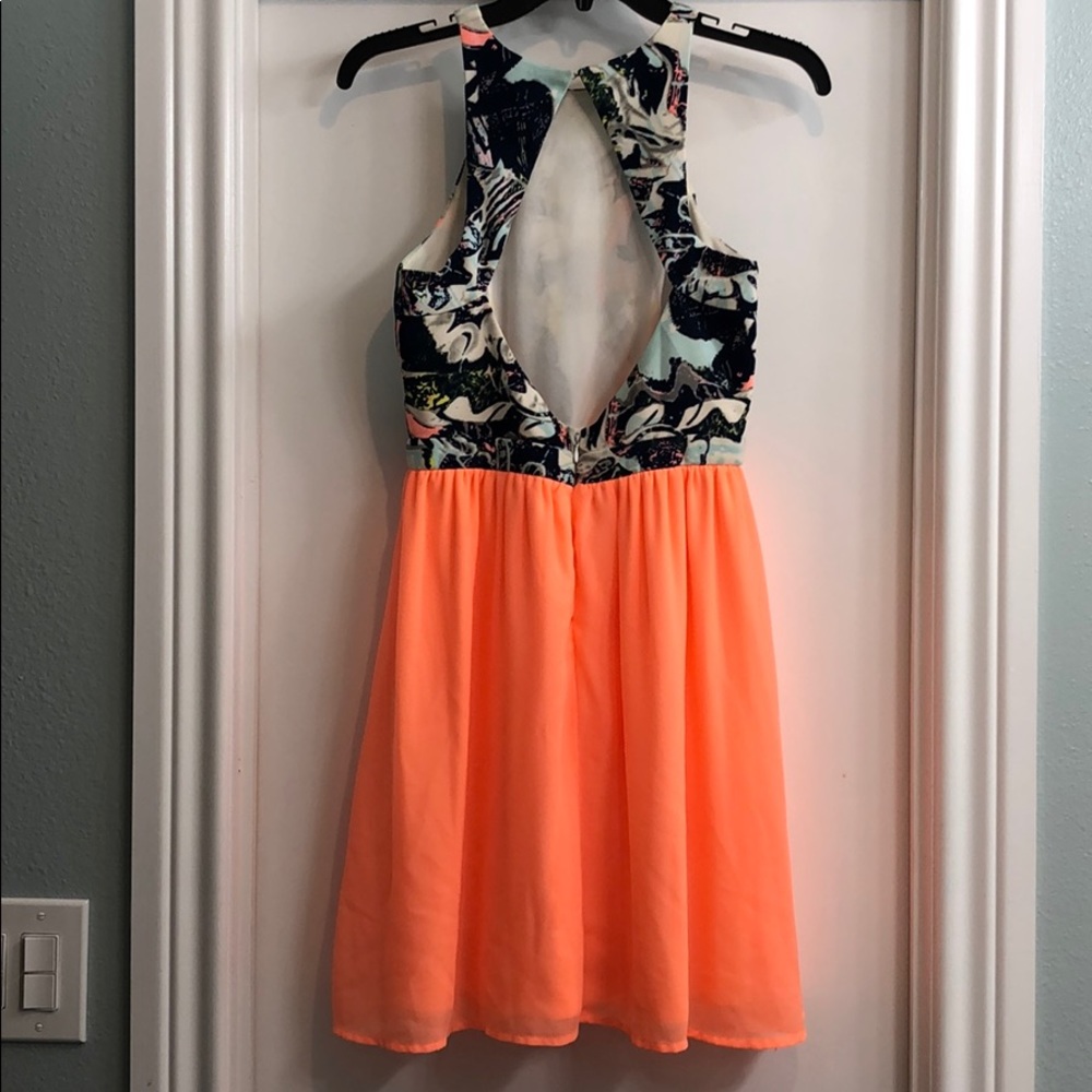 Backless Mini Dress - Picture 4 of 6